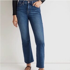 Madewell Curvy Kick Out Crop Jeans in Dark Blue Wash Size 32 Raw Hem